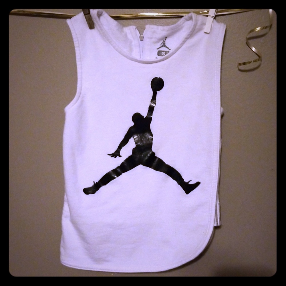 RARE- NIKE Air Jordan Jumpman Half Flap Tank